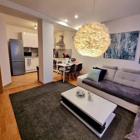 באנסקה ביסטריצה Apartment Banska - City Centre & Private Parking מראה חיצוני תמונה