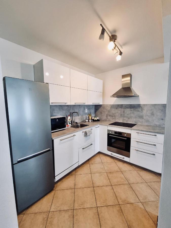 באנסקה ביסטריצה Apartment Banska - City Centre & Private Parking מראה חיצוני תמונה