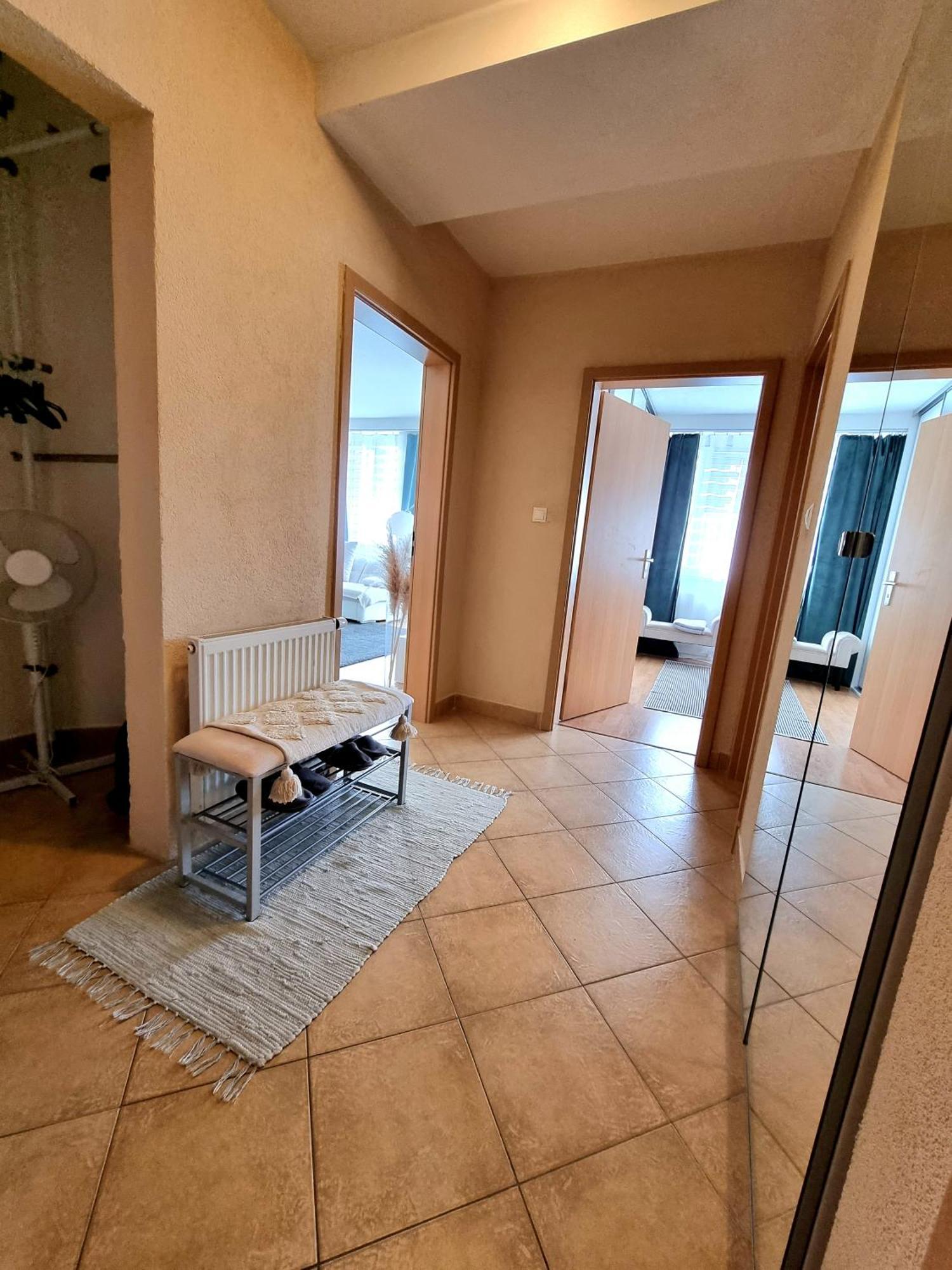 באנסקה ביסטריצה Apartment Banska - City Centre & Private Parking מראה חיצוני תמונה