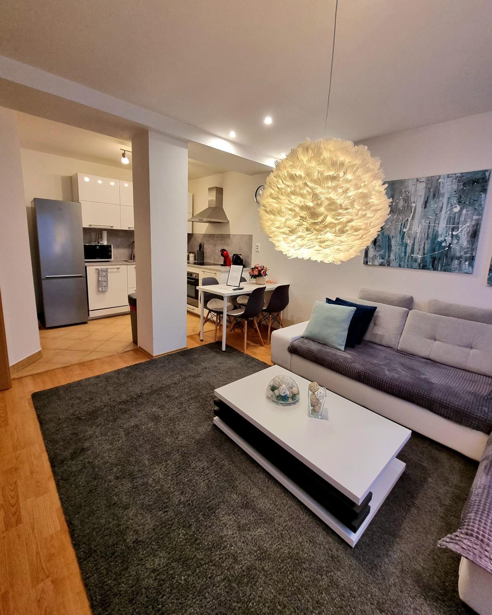 באנסקה ביסטריצה Apartment Banska - City Centre & Private Parking מראה חיצוני תמונה